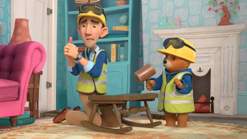 Mr. Brown und Paddington. – Bild: ViacomCBS