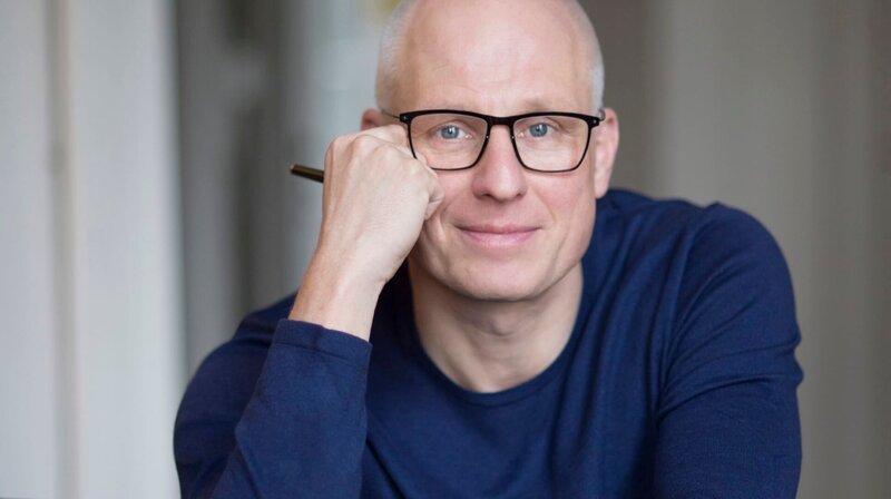 RUNDFUNK BERLIN-BRANDENBURG WIEPRECHT Am um 22:15 Uhr startet das neue politische Gesprächsformat „WIEPRECHT“ im rbb Fernsehen. – Volker Wieprecht – Bild: rbb/​Cathrin Bach