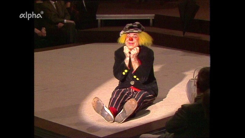 In der Show „Heut’ abend“ gibt es gleich zwei Stars zu sehen: den weltberühmten russischen Clown Oleg Popov, der damals gerade im Circus Krone auftrat und den Burgschauspieler Klaus Maria Brandauer, der poetische und lyrische Literatur las und rezitierte. – Bild: BR