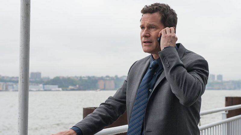 Al Burns (Dylan Walsh) – Bild: AXN Black