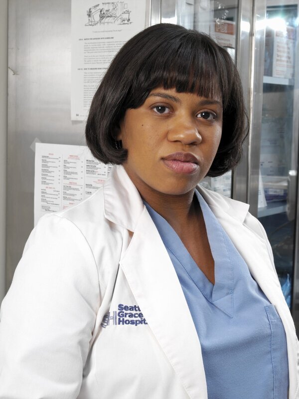 (2. Staffel) – Gibt alles, um jeden Patienten zu retten: Dr. Miranda Bailey (Chandra Wilson) … – Bild: 2005 ABC, INC. All rights reserved. NO ARCHIVING, NO RESALE. /​ Frank Ockenfels Lizenzbild frei