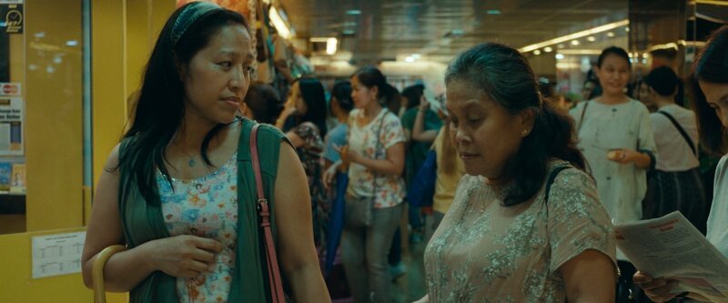 Puri (Amelyn Pardenilla), Essie (Ruby Ruiz) – Bild: Amazon Studios