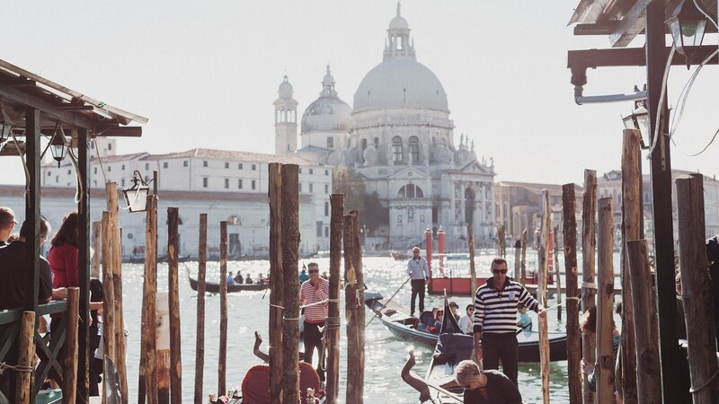 In der von Kanälen und Flüssen durchzogenen Stadt Venedig kam es in den letzten Jahrzehnten vermehrt zu Überschwemmungen. – Bild: N24 Doku