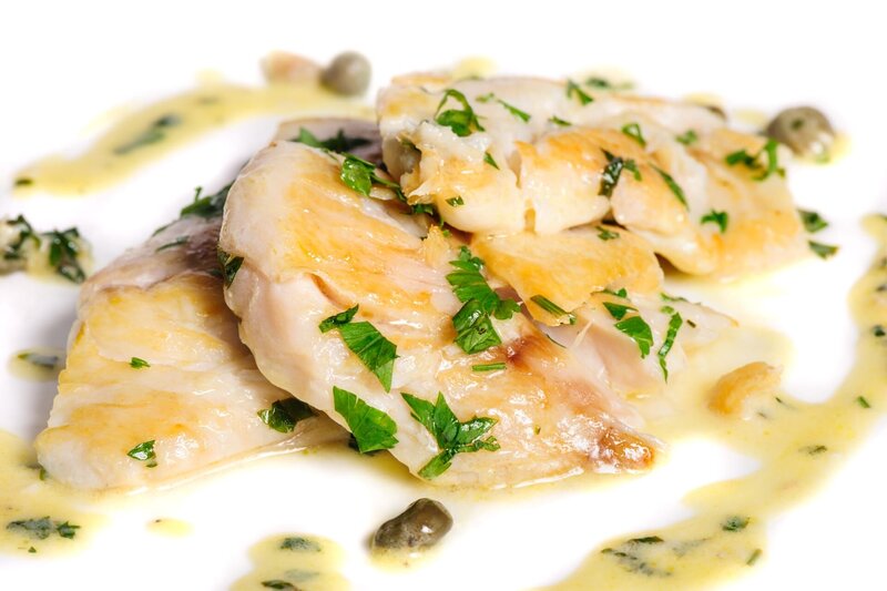 steamed zander fresh water fish fillet with fresh herbs – Bild: Serghei Starus