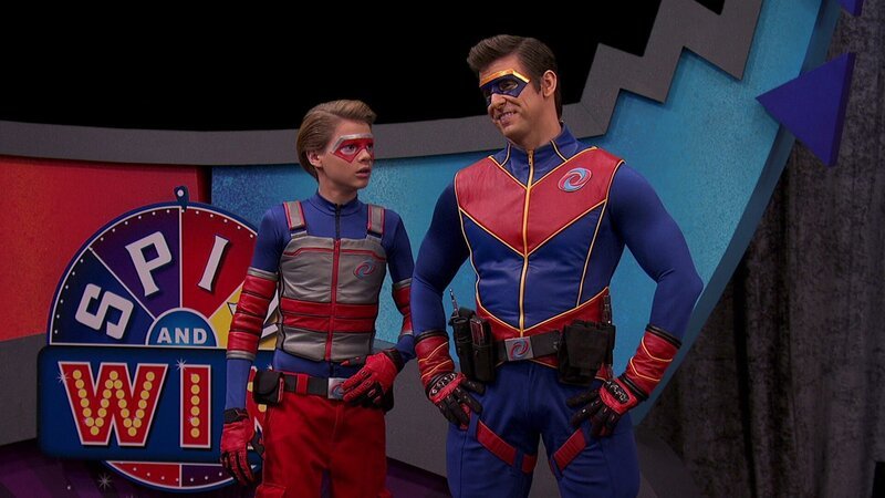 L-R: Henry Hart (Jace Norman), Captain Man /​ Ray Manchester (Cooper Barnes) – Bild: ViacomCBS