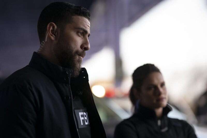 Omar Adom OA Zidan (Zeeko Zaki, l.); Maggie Bell (Missy Peregrym, r.) – Bild: 2019 CBS Broadcasting, Inc. All Rights Reserved /​ Michael Parmelee Lizenzbild frei