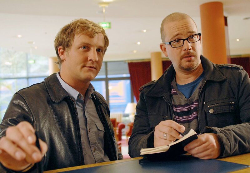 Ein neuer Fall: Das Saarbrücker Tatortduo Franz Kappl (Maximilian Brückner, links) und Stefan Deininger (Gregor Weber) ermittelt. – Bild: rbb/​SR/​Manuela Meyer