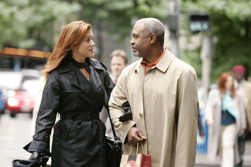 GREY’S ANATOMY – „Something to Talk About“ – Cristina, Izzie and Meredith aggressively pursue the case of Shane, a male patient who seems to have a hysterical pregnancy, which fascinates them and the entire medical staff; and a sheltered young patient inspires Alex to better express his feelings for Izzie, on „Grey’s Anatomy,“ SUNDAY, NOVEMBER 6 (10:01⁠–⁠11:00 p.m., ET) on the ABC Television Network. (ABC/​CRAIG SJODIN) KATE WALSH, JAMES PICKENS, JR. – Bild: ABC