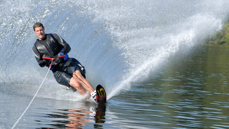 Water Skis – Bild: Ingram Publishing /​ Getty Images/​Ingram Publishing