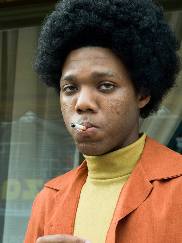 Fred Mitchell smoking a cigarette. – Bild: Greg Mazzola /​ Investigation Discovery /​ Photobank 36820_ep411_001 /​ Discovery Communications, LLC