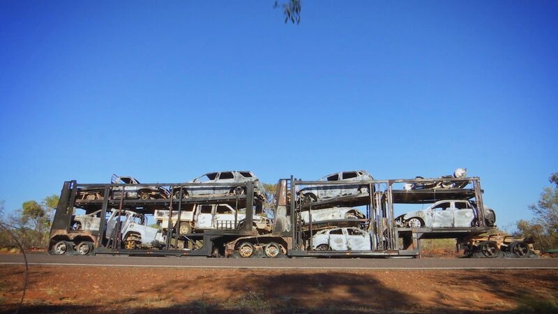 Truck on the road. – Bild: Warner Bros. Discovery