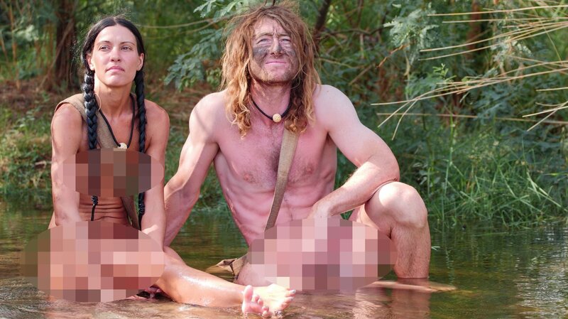 Sam and Adam sitting in water – Bild: Sharellis Tatis /​ Discovery Channel /​ Discovery Communications, LLC