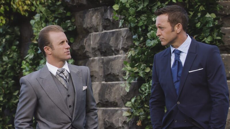 In dem Schachfiguren-Fall tappt das Team um Steve (Alex O’Loughlin, r.) und Danny (Scott Caan, l.) weiter im Dunkeln. Währenddessen taucht Harry Langford auf, ein gutangezogener, britischer Geheimagent, der auf einer Party eines ägyptischen Multimillionärs eine Porzellanpuppe voller Diamanten stiehlt … – Bild: CBS Broadcasting, Inc.