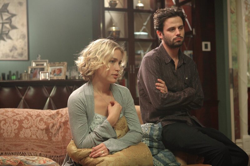 Calista (Piper Perabo) und Andre Haslum (Luke Kirby) – Bild: PLURIMEDIA (USA Network)