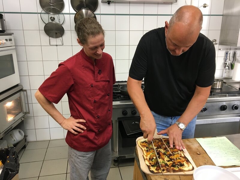 (v.l.n.r.) Gloria; Frank Rosin – Bild: Kabel Eins