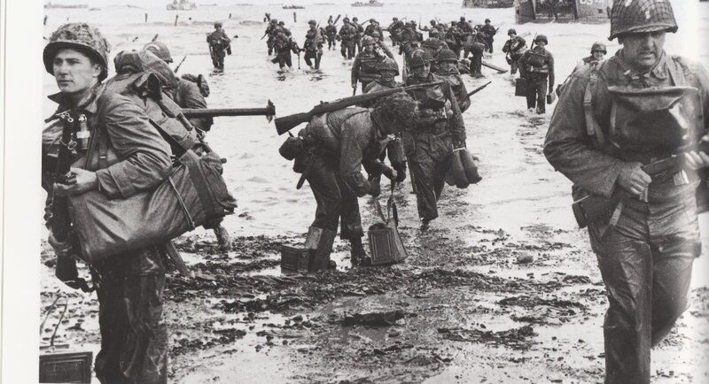 US-Spezial-Einheit, Omaha Beach. – Bild: US-National Archives, Washington (NARA)
