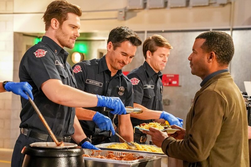 v.li.: Grey Damon (Jack Gibson), Jay Hayden (Travis Montgomery). – Bild: ORF/​Disney/​ABC