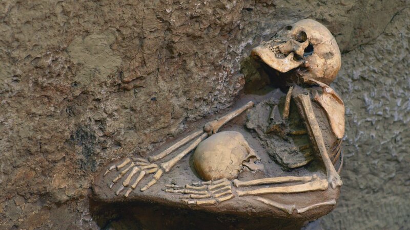 Eine bislang unbekannte über 4.000 Jahre alte Stadt stellt die Forscher vor ein Rätsel. Muss die Geschichte Chinas umgeschrieben werden? Dr. Allan Maca und sein Team suchen nach Antworten – Bild: Ben Sherlock /​ National Geographic/​Ben Sherlock /​ National Geographic