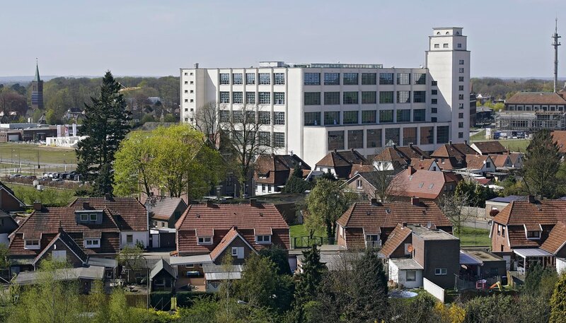 Ein unübersehbarer Zeitzeuge der Modemacht: Nino Hochbau von 1929. – Bild: NDR/​Filmteam Papstein/​Laura Bechtold