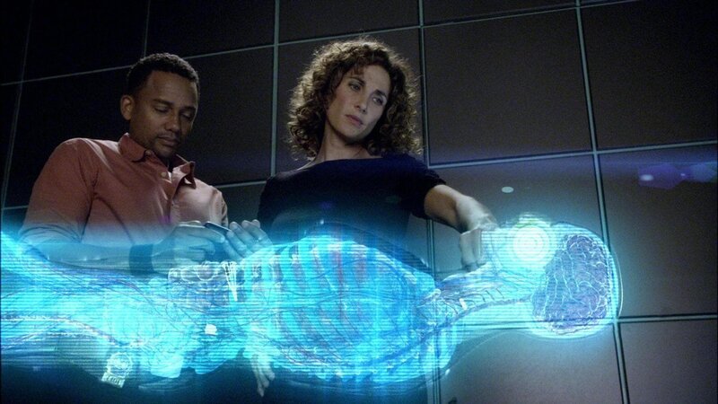 Mit modernsten Methoden der Kriminaltechnik wollen Dr. Sheldon Hawkes (Hill Harper) und Detective Stella Bonasera (Melina Kanakaredes) den Mord eines Streetdancers aufklären. Können Sie den Täter überführen? – Bild: RTL Crime