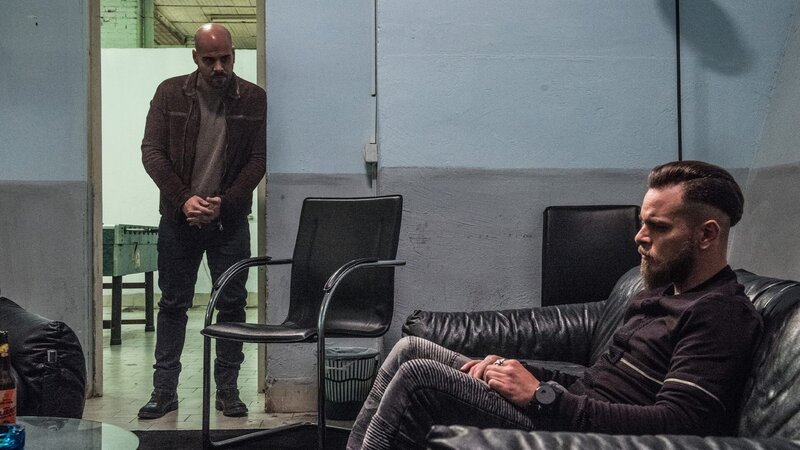 L-R: Ciro Di Marzio (Marco D’Amore), Enzo ‚Sangue Blu‘ (Arturo Muselli) – Bild: AXN Black