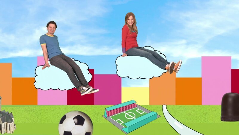 Tanja und André fliegen auf Wolken: natürlich über eine Stadt. – Bild: WDR