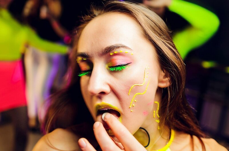 Der Rausch gehört zu den fundamentalen Bedürfnissen des Menschen und ist Teil menschlicher Selbstbestimmung. – Bild: NDR/​ARTE