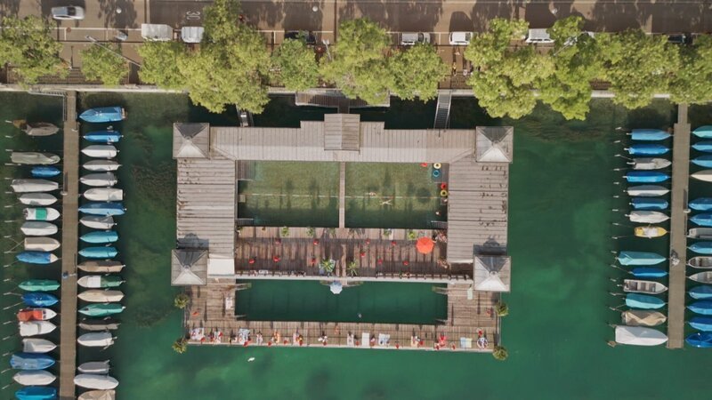 Zürcher Frauenbadeanstalt in der Limmat. – Bild: SRF, Matthias Dömötör