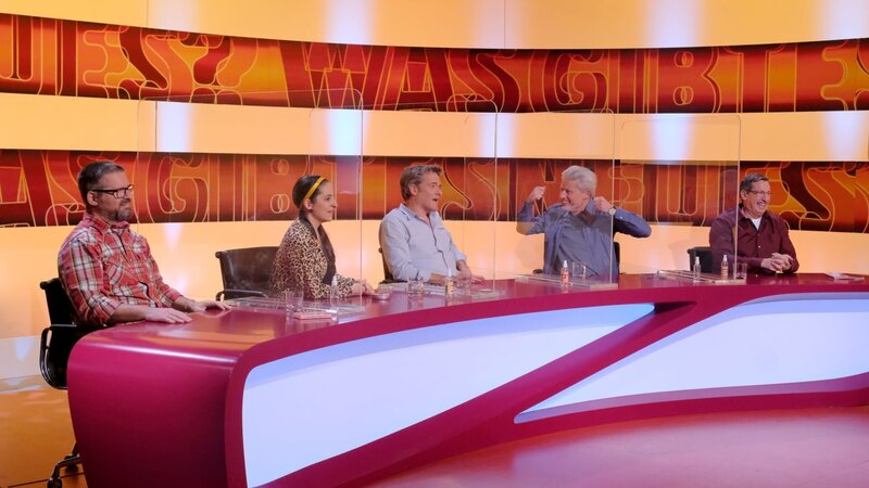 Gerold Rudle, Caroline Athanasiadis, Christof Spörk, Florian Scheuba, Viktor Gernot. – Bild: ORF/​Günther Pichlkostner