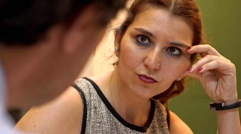 Die Anwältin Ipek Bozkurt ist entschlossen, der frauenfeindlichen Gewalt entgegenzutreten. – Bild: ZDF und WDR/Produktionsfirma Dying to Divorce Ltd. Die Anwältin Ipek Bozkurt ist entschlossen, der frauenfeindlichen Gewalt entgegenzutreten. – Bild: ZDF und WDR/Produktionsfirma Dying to Divorce Ltd.