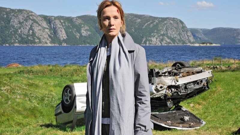 Brigitta (Katja Flint) wollte sich mit ihrem Auto umbringen – und erleidet einen Gedächtnisverlust. – Bild: ZDF und ARD Degeto/​Hardy Spitz