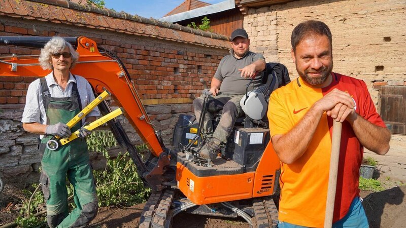 V.l.: Ralf, Henrik und Claus in Kleinbrembach. – Bild: TVNOW /​ Tokee Bros.