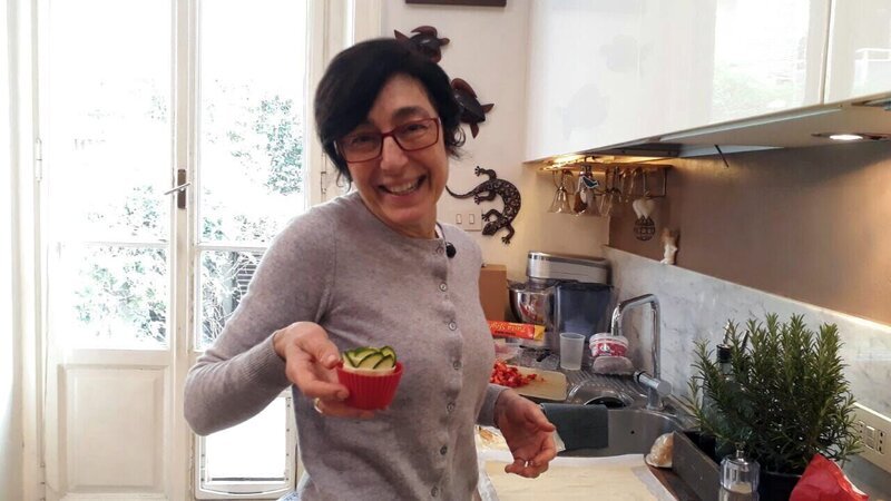 Gastgeberin Elena – Bild: VOX (DE) /​ MG RTL D /​ ITV Studios