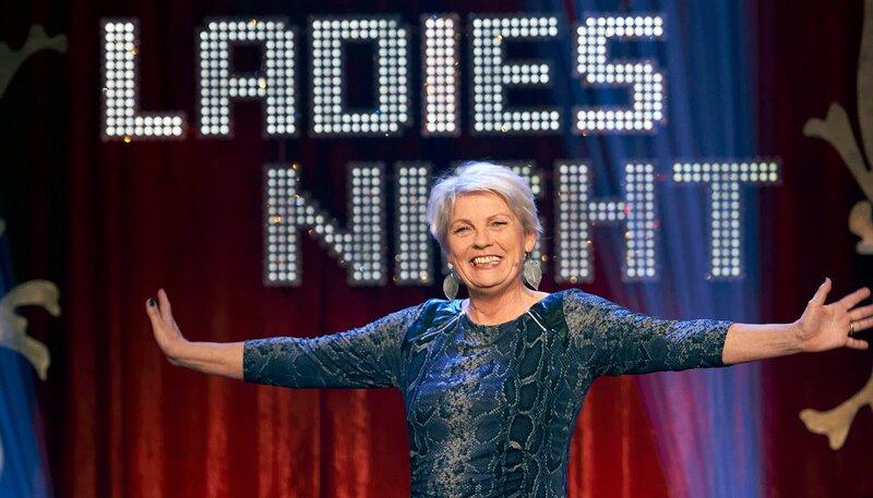 Einsfestival BEST OF LADIES NIGHT, am Donnerstag um 21:15 Uhr. Gastgeberin Gerburg Jahnke – Bild: WDR/​Melanie Grande