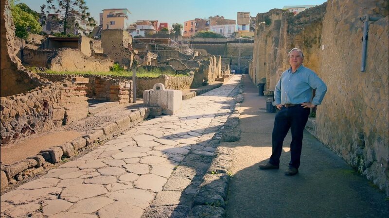 Contributor Andrew Hadrill-Wallace at Herculaneum Site – Bild: Discovery Communications /​ Windfall Films ltd./​Elspeth Livingstone