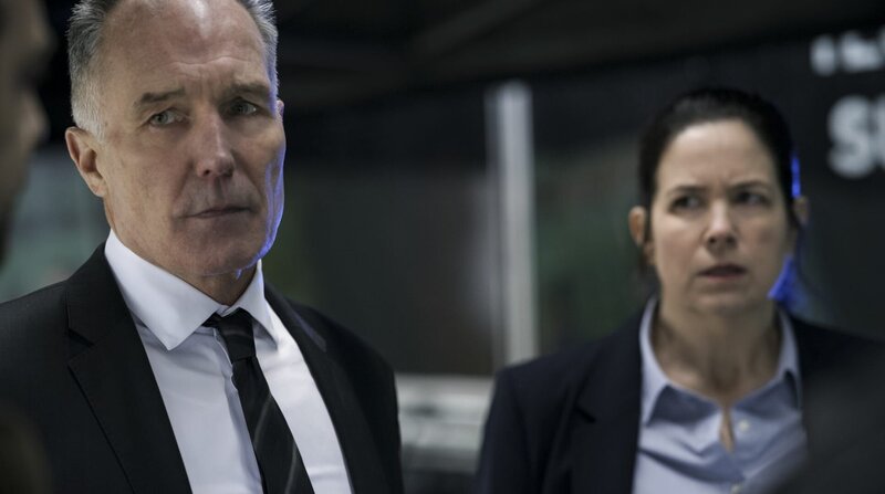 Kommandant Robert ‚Bob‘ Hicks (Patrick St. Esprit) – Bild: TF 1