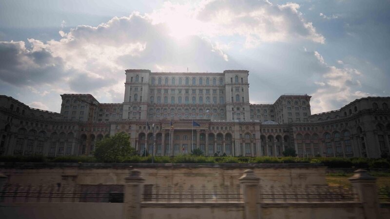 Volkspalast in Bukarest – Bild: RTL /​ Inbornmedia