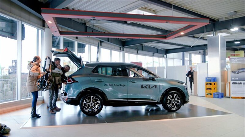 Die Qual der Wahl beim Fahrzeugkauf – Bild: ORF/​Bavaria
