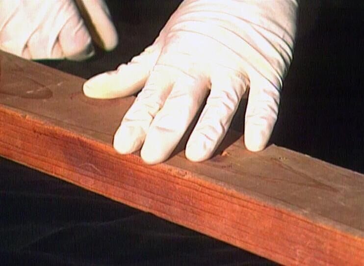 Ein Serien-Vergewaltiger treibt in Colorado sein Unwesen. Doch er begeht einen Fehler: Er hinterlässt den Ermittlern seine Fingerabdrücke. – Bild: RTL