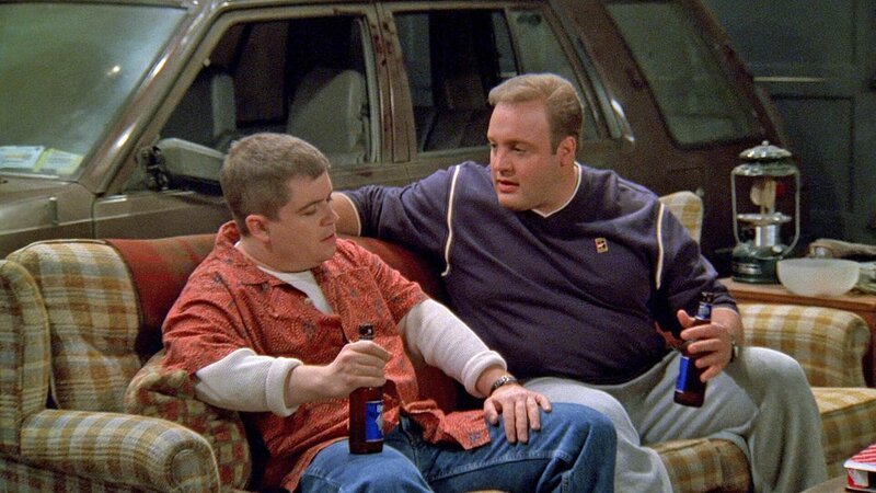 L-R: Spence (Patton Oswalt), Doug Heffernan (Kevin James) – Bild: TVNOW