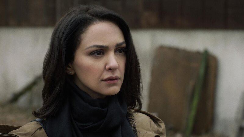 Clare Quayle (Nazanin Boniadi) – Bild: MRC II Distribution Company L.P.