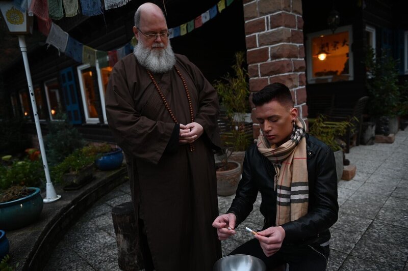 Shi Heng Zong, l.; Joshua, r. – Bild: Kabel Eins /​ Ben Pakalski