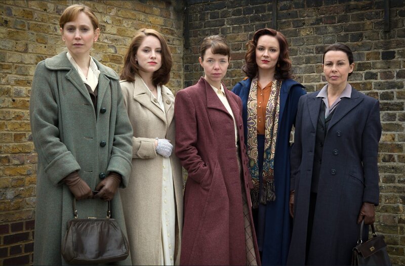 Anna Maxwell Martin, Rachael Stirling, Julie Graham, Sophie Rundle – Bild: WDR/​World Productions 2013