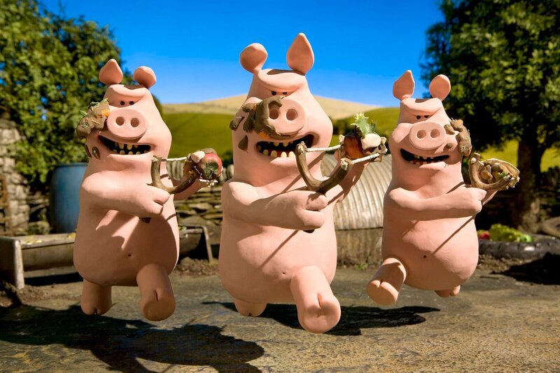 Attacke! Die Schweine sind wieder gar nicht gut auf Shaun zu sprechen. – Bild: WDR/​Aardman Animations Ltd.