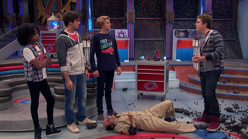 v.li.: Charlotte Page (Riele Downs), Captain Man /​ Ray Manchester (Cooper Barnes), Henry Hart (Jace Norman), Schwoz (Michael D. Cohen), Jasper Dunlop (Sean Ryan Fox) – Bild: ANNÉE Viacom International Inc.