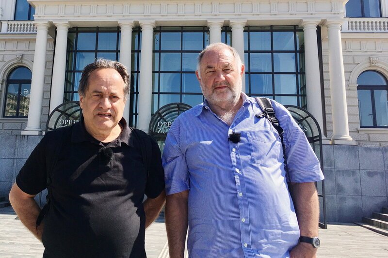 DOK – Der Spitzel und die Chaoten Fredy Meier, Aktivist der Zürcher Jugendbewegung (links) trifft 40 Jahre nach dem Opernhauskrawall (30. Mai 1980) den ehemaligen Polizei-Spitzel Willy Schaffner. SRF – Bild: SRF DOK – Der Spitzel und die Chaoten Fredy Meier, Aktivist der Zürcher Jugendbewegung (links) trifft 40 Jahre nach dem Opernhauskrawall (30. Mai 1980) den ehemaligen Polizei-Spitzel Willy Schaffner. SRF – Bild: SRF