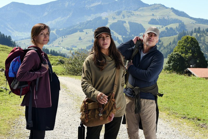Frühling Keine Angst vorm Leben Kathrin Anna Stahl als Liane, Simone Thomalla als Katja, Christoph M. Ohrt als Jan – Bild: SRF/​ZDF/​Barbara Bauriedl
