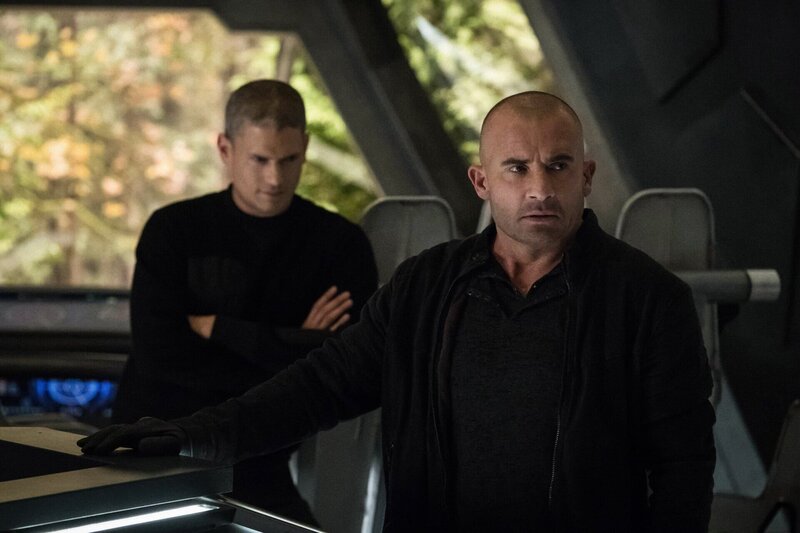 Snart (Wentworth Miller, l.); Mick (Dominic Purcell, r.) – Bild: ProSieben MAXX