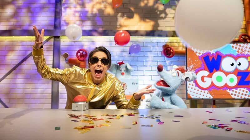 Maria veranstaltet im Studio eine kleine Party. Ob der neuerdings vernünftige Woozle dem widerstehen kann? – Bild: SUPER RTL/​Annette Etges