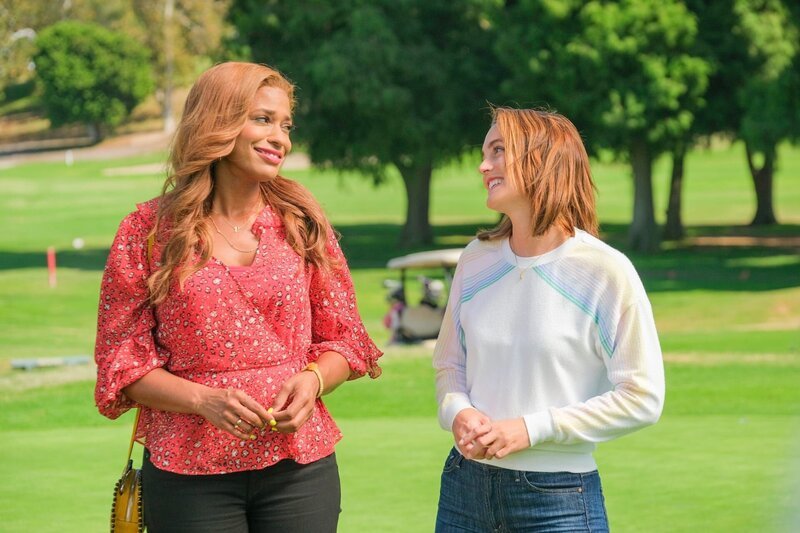 (v.li.): Kimrie Lewis (Poppy Banks), Leighton Meester (Angie D’Amato). – Bild: ORF/​PRO7/​ABC/​Tony Rivetti